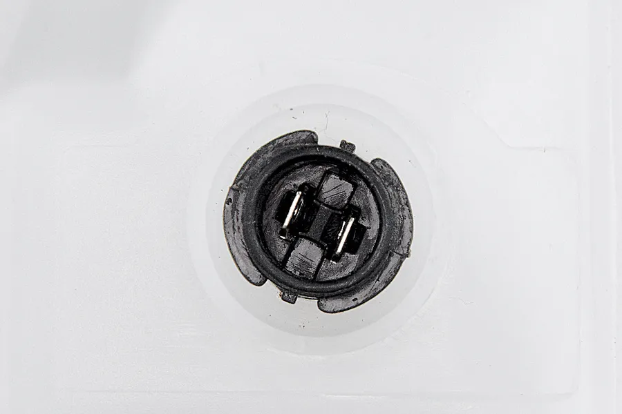 Prekės atitinka OEM kodą: 8D0 121 403 D