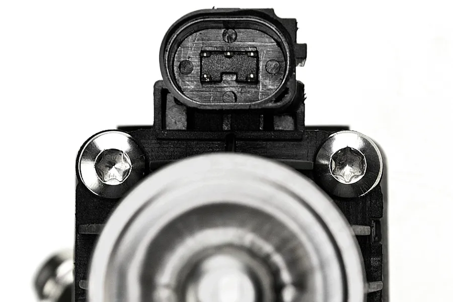 This part match OEM code: 1835009
