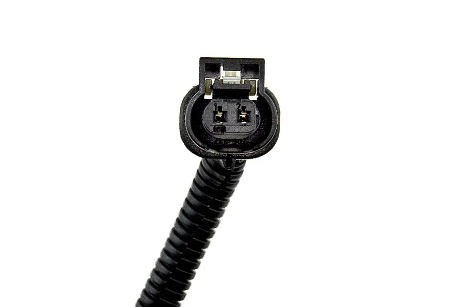 This part match OEM code: A000 905 13 05