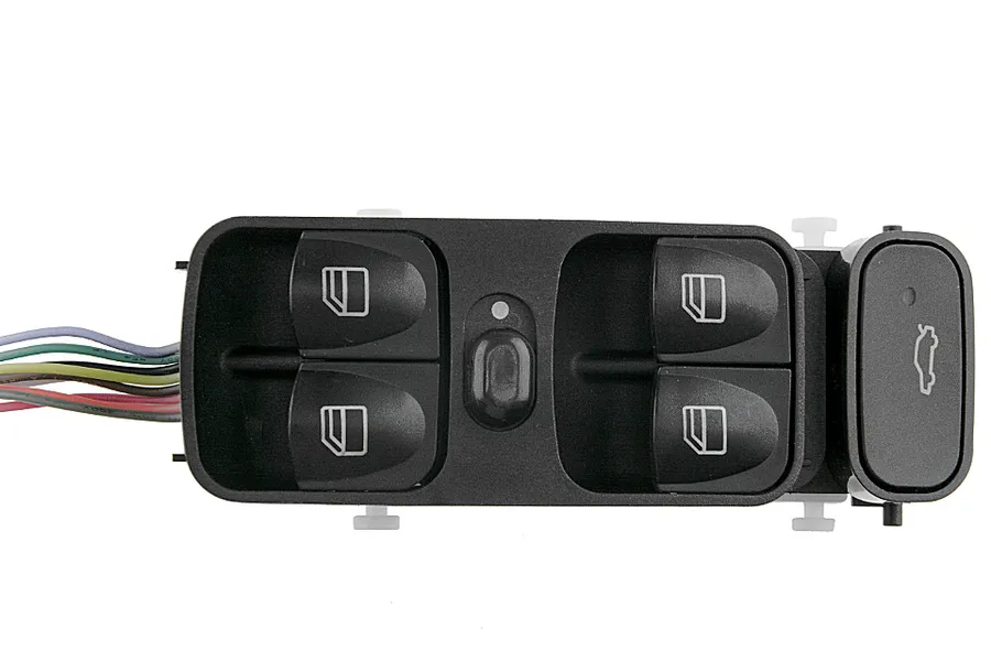 Prekė atitinka OEM kodą: A 203 821 06 79