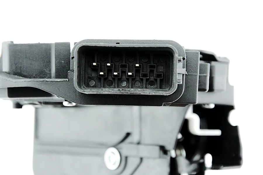 Prekės atitinka OEM kodą: 3M5A-R21812-AL