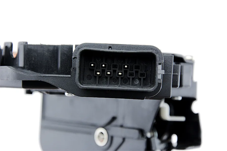 This part match OEM code: 4M5A-A26412-BD