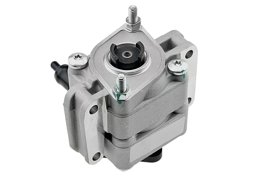 This part match OEM code: 6 758 595